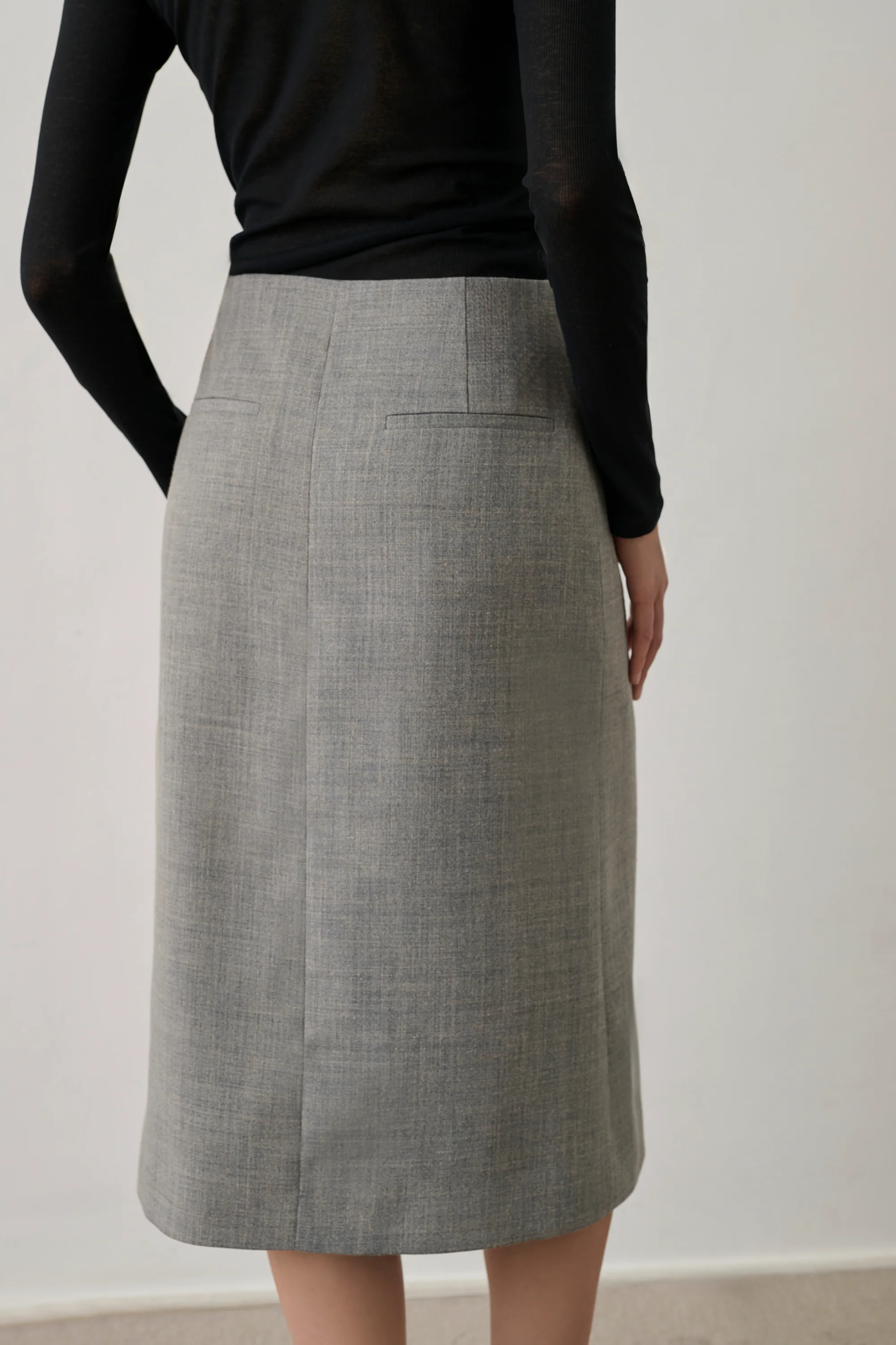 GREY IDRA SKIRT - Image 4