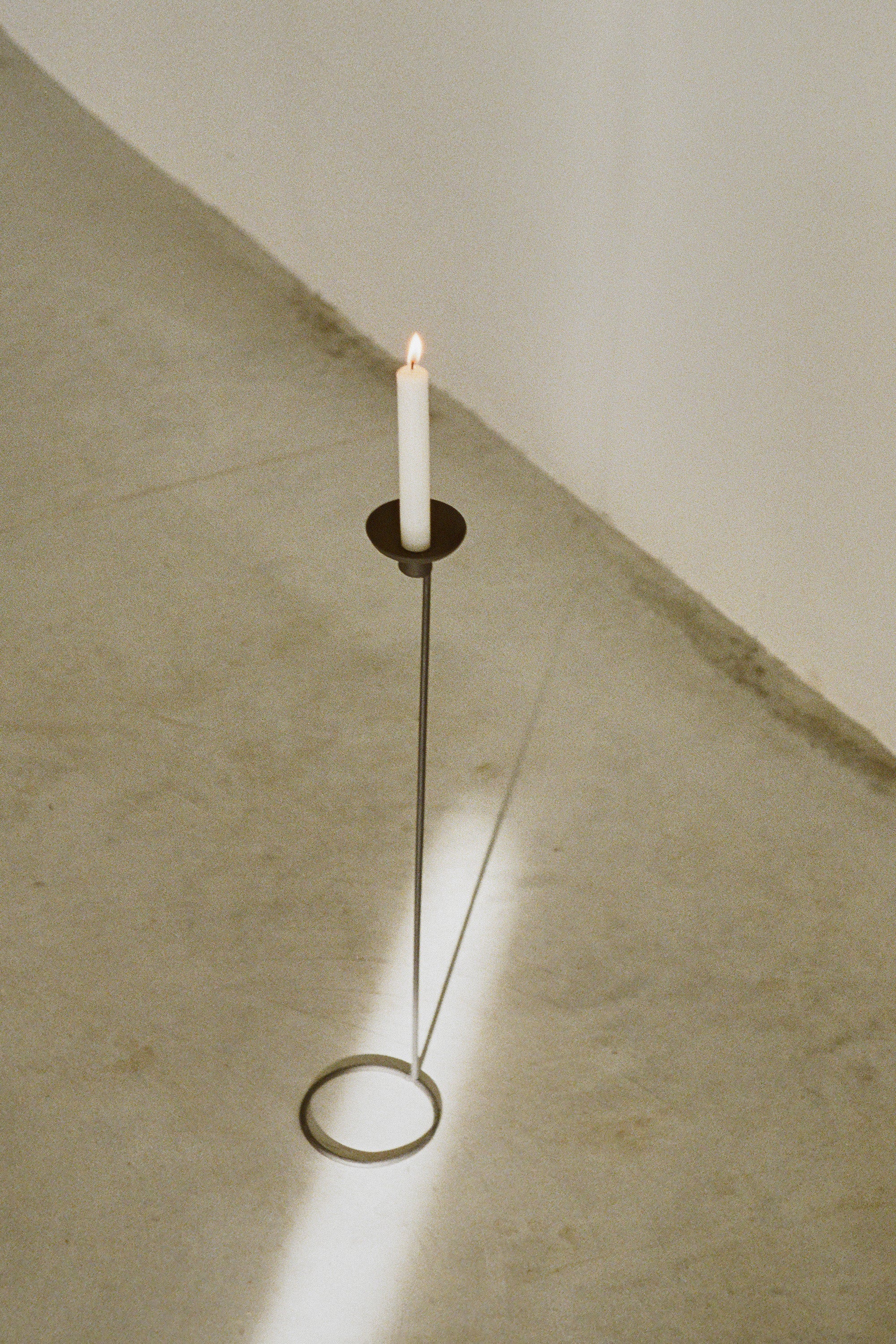 Floor S candle holder - Image 5