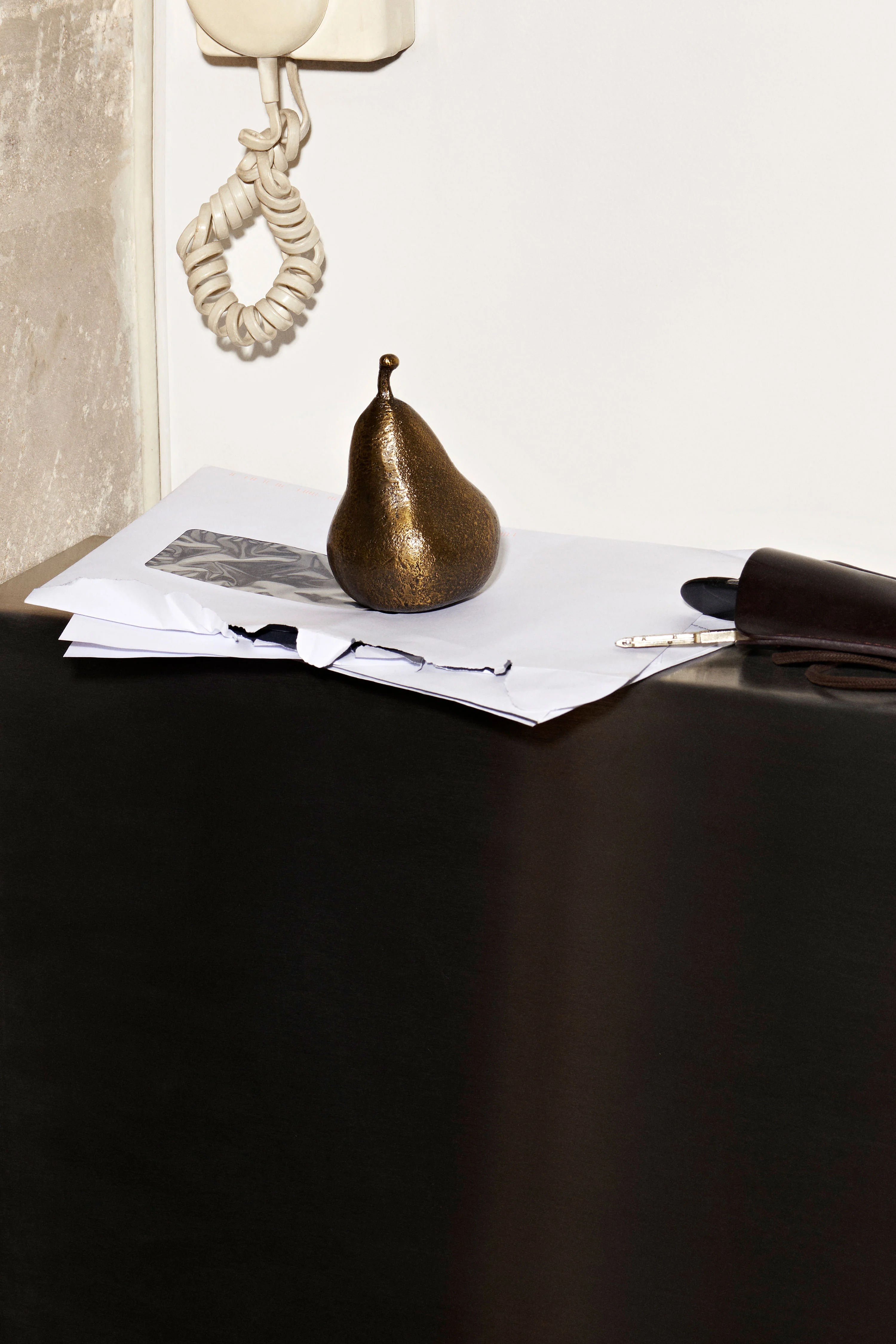 SENTIMENT YELLOW PAPER WEIGHT - Image 3