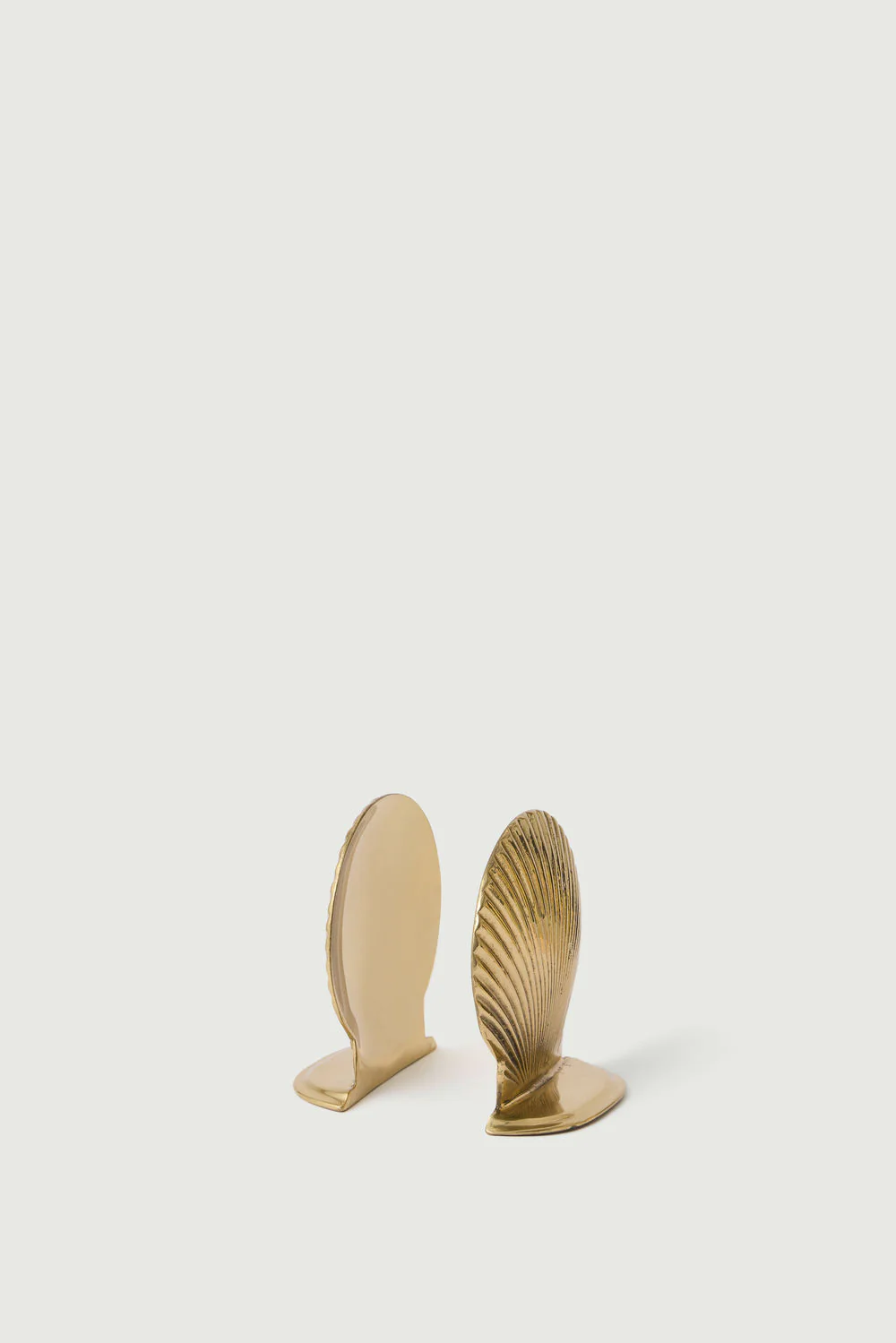 BRASS SCALLOP SHELL BOOKENDS - Image 3
