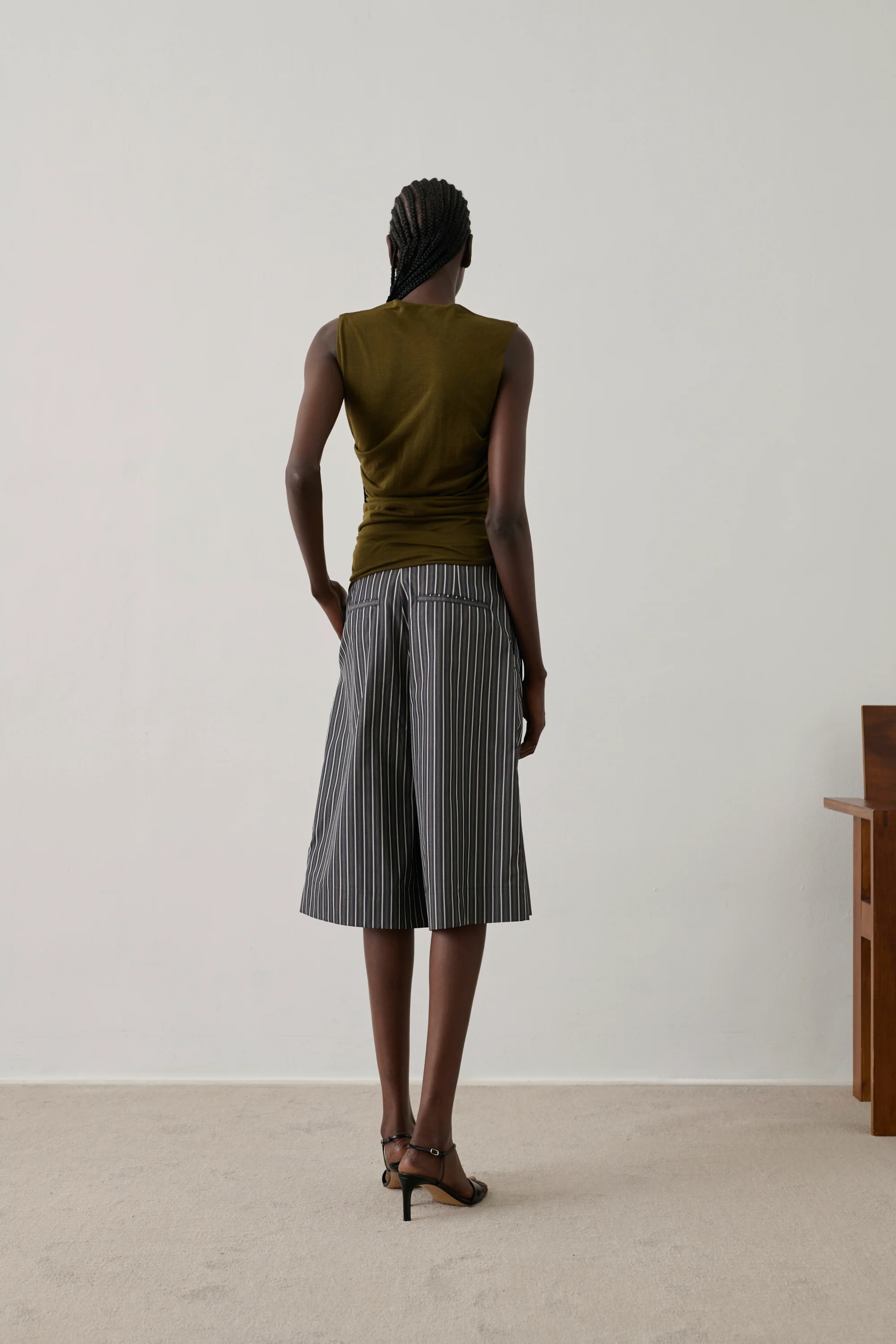 KHAKI IRINA T-SHIRT - Image 2