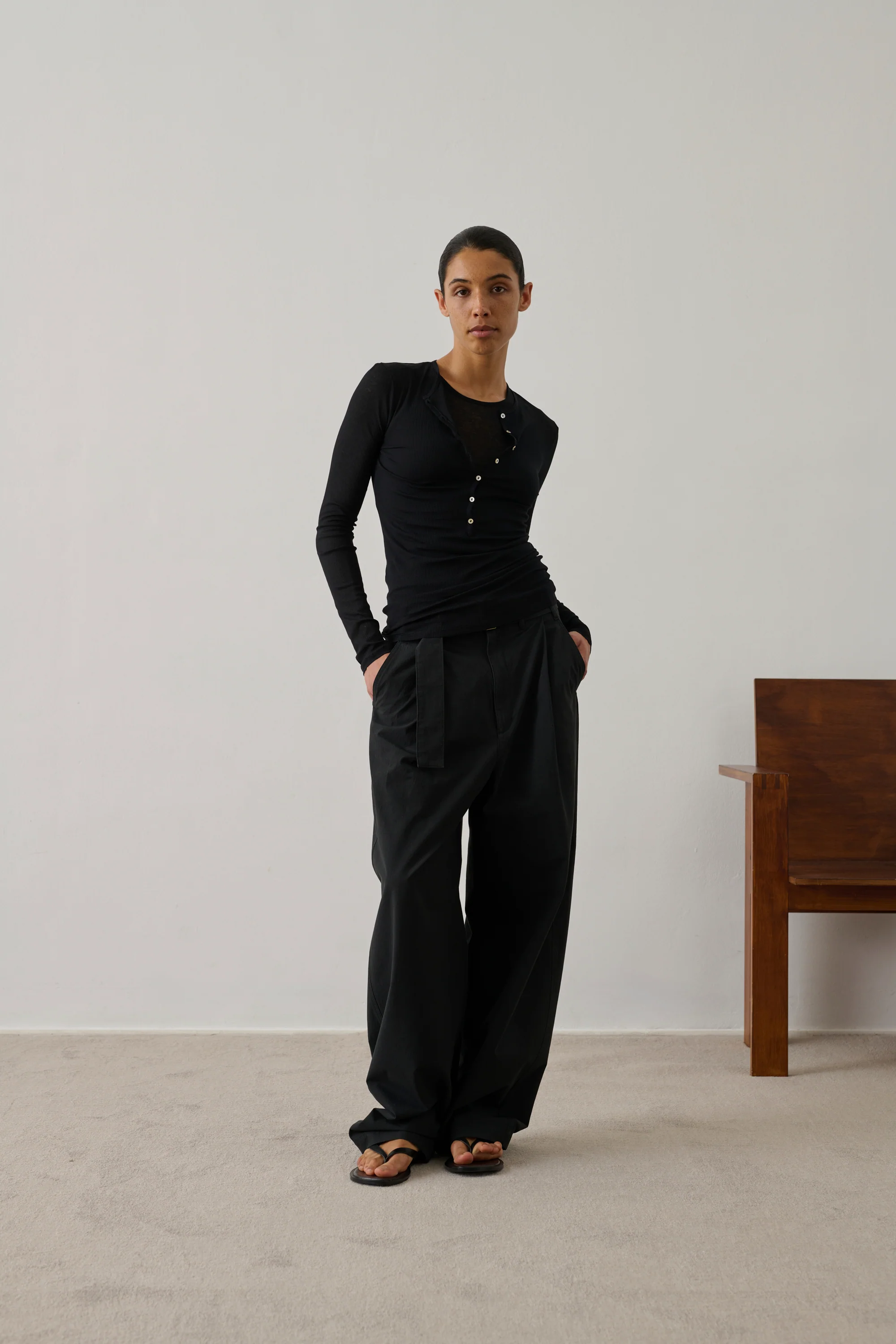 BLACK ISABELLA T-SHIRT - Image 3