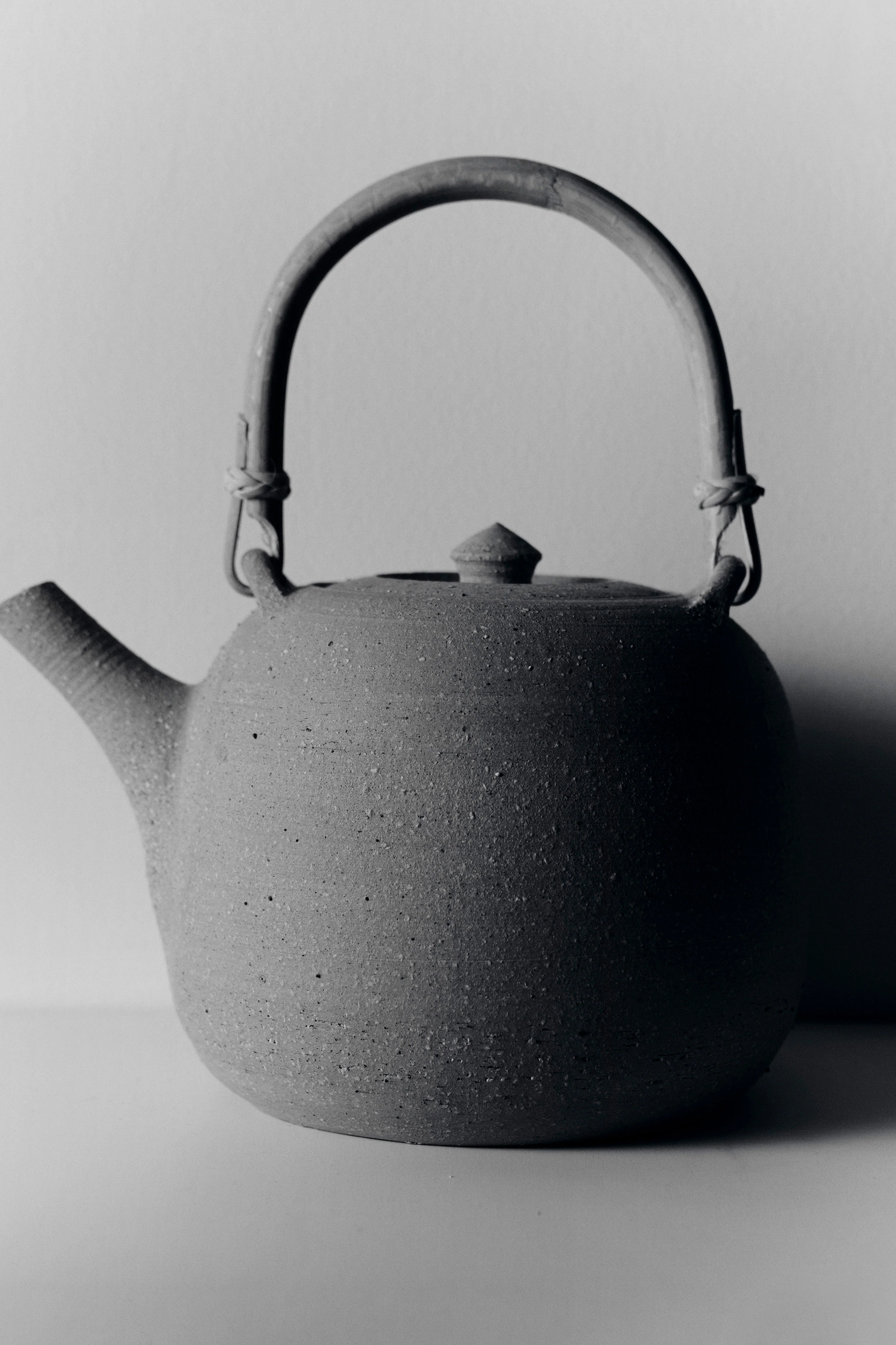 ATELIER BEIGE PIERRE CULOT TEAPOT - Image 5